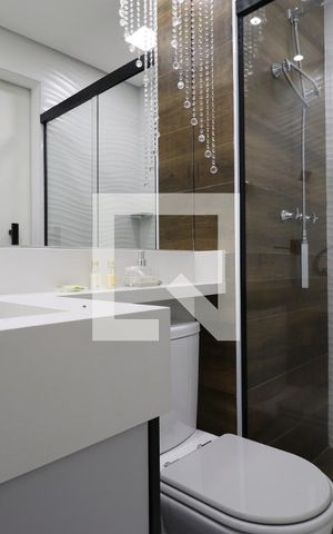 Apartamento à venda com 80m², 2 quartos e 2 vagasBanheiro da Suíte