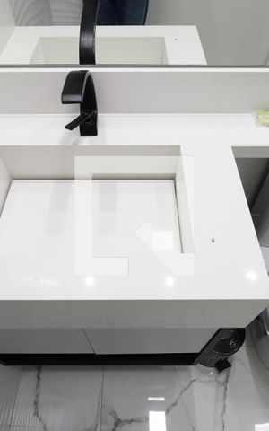 Apartamento à venda com 80m², 2 quartos e 2 vagasDetalhe do Banheiro da Suite