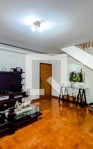 Casa à venda com 230m², 3 quartos e 3 vagasSala