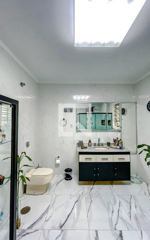 Casa à venda com 230m², 3 quartos e 3 vagasBanheiro da Suíte