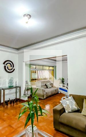 Casa à venda com 230m², 3 quartos e 3 vagasSala