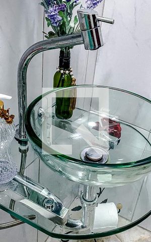 Casa à venda com 230m², 3 quartos e 3 vagasBanheiro