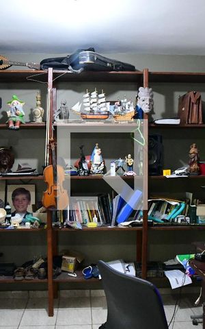 Casa de condomínio para alugar com 1350m², 4 quartos e 7 vagasEscritório