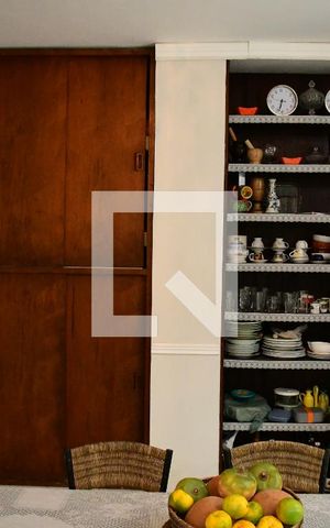 Casa de condomínio para alugar com 1350m², 4 quartos e 7 vagasCozinha