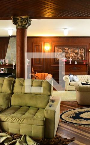 Casa de condomínio para alugar com 1350m², 4 quartos e 7 vagasSala