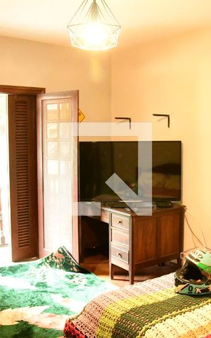 Casa de condomínio para alugar com 1350m², 4 quartos e 7 vagasQuarto