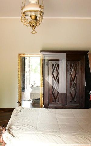 Casa de condomínio para alugar com 1350m², 4 quartos e 7 vagasSuíte