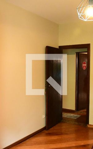 Casa de condomínio para alugar com 1350m², 4 quartos e 7 vagasQuarto 2