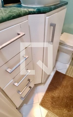 Apartamento à venda com 78m², 2 quartos e 1 vaga Apartamento à venda com 78m², 2 quartos e 1 vagaBanheiro social