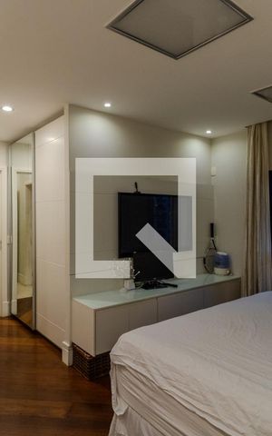 Apartamento à venda com 213m², 3 quartos e 3 vagas Apartamento à venda com 213m², 3 quartos e 3 vagasSuíte 3