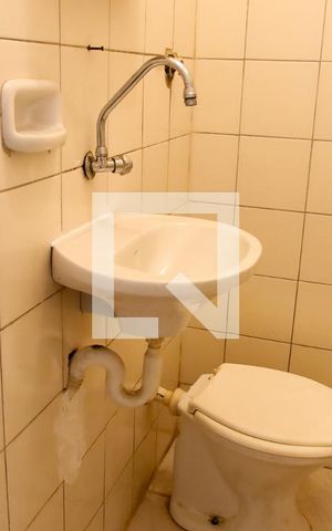 Casa à venda com 200m², 3 quartos e 1 vaga Casa à venda com 200m², 3 quartos e 1 vagaBanheiro