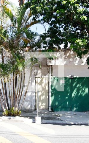 Casa à venda com 200m², 3 quartos e 1 vaga Casa à venda com 200m², 3 quartos e 1 vagafrente