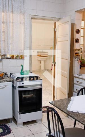 Casa à venda com 200m², 3 quartos e 1 vaga Casa à venda com 200m², 3 quartos e 1 vagaCozinha