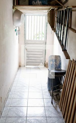 Casa à venda com 200m², 3 quartos e 1 vaga Casa à venda com 200m², 3 quartos e 1 vagaCorredor