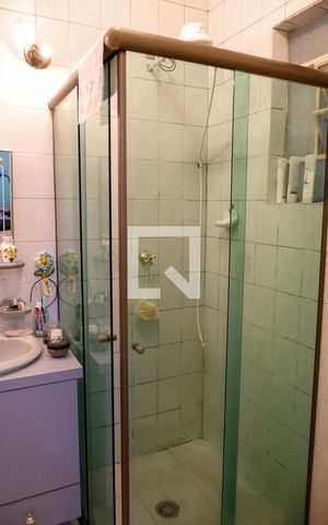Casa à venda com 200m², 3 quartos e 1 vaga Casa à venda com 200m², 3 quartos e 1 vagaBanheiro da Suíte 2