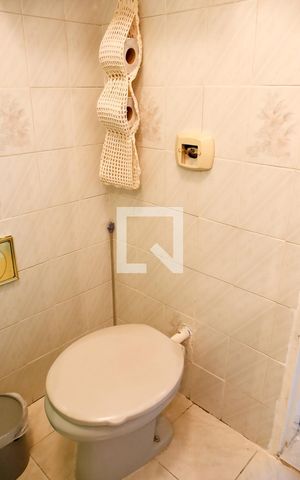 Casa à venda com 200m², 3 quartos e 1 vaga Casa à venda com 200m², 3 quartos e 1 vagaBanheiro da Suíte 2