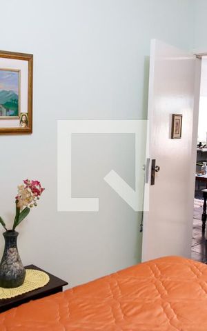 Casa à venda com 200m², 3 quartos e 1 vaga Casa à venda com 200m², 3 quartos e 1 vagaQuarto 2 - Suíte