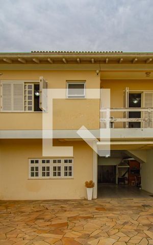 Casa para alugar com 200m², 3 quartos e 3 vagas Casa para alugar com 200m², 3 quartos e 3 vagasFachada