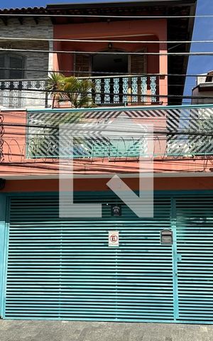 Casa à venda com 166m², 3 quartos e 3 vagasFachada
