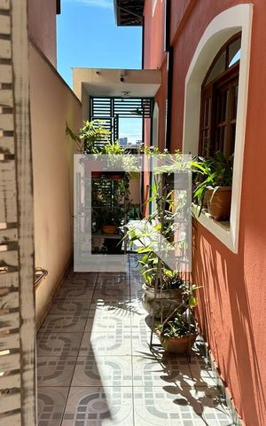 Casa à venda com 166m², 3 quartos e 3 vagasCorredor da Área externa 