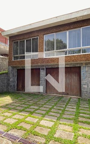 Casa à venda com 270m², 3 quartos e 5 vagasFachada