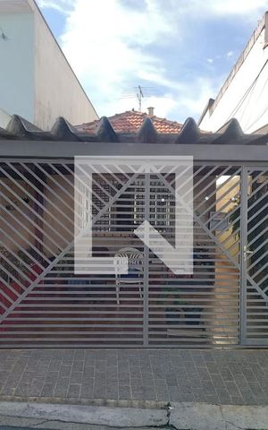 Casa à venda com 110m², 2 quartos e 2 vagas Casa à venda com 110m², 2 quartos e 2 vagasFachada da casa