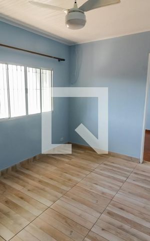 Casa para alugar com 200m², 3 quartos e 2 vagas Casa para alugar com 200m², 3 quartos e 2 vagasSala