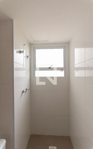 Apartamento à venda com 54m², 2 quartos e 2 vagas Apartamento à venda com 54m², 2 quartos e 2 vagasBanheiro