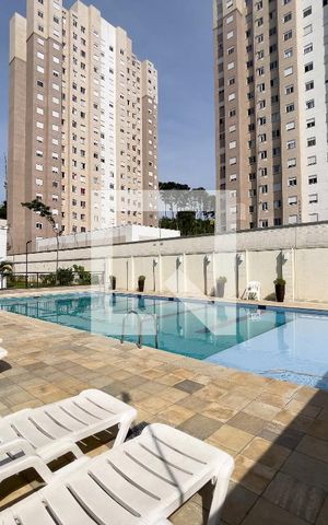 Apartamento para alugar com 44m², 2 quartos e 1 vaga Apartamento para alugar com 44m², 2 quartos e 1 vagaÁrea Comum - Piscina