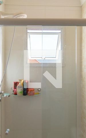 Casa à venda com 170m², 3 quartos e 4 vagasBanheiro da Suíte 2