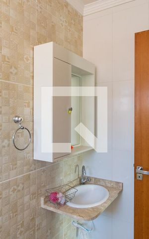 Casa à venda com 170m², 3 quartos e 4 vagasBanheiro da Suíte 2