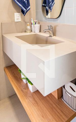 Apartamento à venda com 61m², 2 quartos e 1 vaga Apartamento à venda com 61m², 2 quartos e 1 vagaBanheiro Social