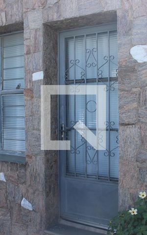 Casa para alugar com 90m², 2 quartos e sem vagaFachada
