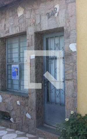 Casa para alugar com 90m², 2 quartos e sem vagaFachada