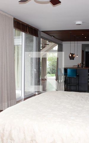 Casa de condomínio à venda com 260m², 3 quartos e 2 vagas Casa de condomínio à venda com 260m², 3 quartos e 2 vagasQuarto