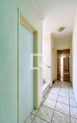 Casa à venda com 187m², 4 quartos e 2 vagas Casa à venda com 187m², 4 quartos e 2 vagasCorredor