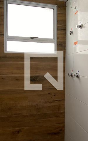 Apartamento à venda com 48m², 2 quartos e 1 vaga Apartamento à venda com 48m², 2 quartos e 1 vagaBanheiro