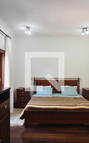 Casa à venda com 600m², 4 quartos e 6 vagas Casa à venda com 600m², 4 quartos e 6 vagasSuíte 4