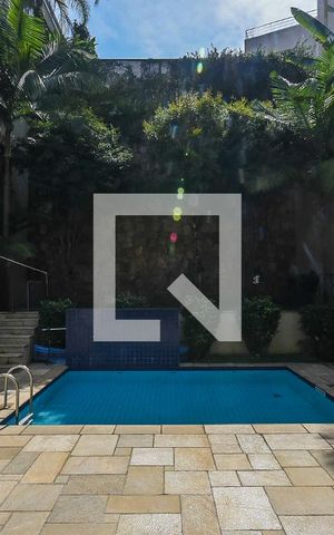 Casa à venda com 600m², 4 quartos e 6 vagas Casa à venda com 600m², 4 quartos e 6 vagasPiscina