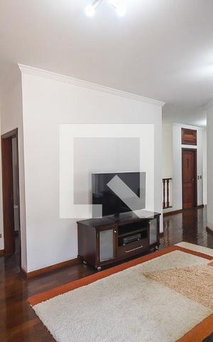 Casa à venda com 600m², 4 quartos e 6 vagas Casa à venda com 600m², 4 quartos e 6 vagasCorredor 2