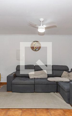 Casa à venda com 124m², 3 quartos e 2 vagas Casa à venda com 124m², 3 quartos e 2 vagasSala