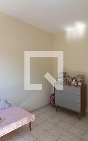 Casa à venda com 242m², 5 quartos e 4 vagas Casa à venda com 242m², 5 quartos e 4 vagasQuarto 2