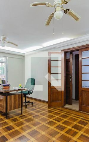 Casa à venda com 404m², 5 quartos e 3 vagas Casa à venda com 404m², 5 quartos e 3 vagasSala 1