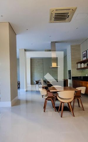 Apartamento à venda com 223m², 3 quartos e 4 vagas Apartamento à venda com 223m², 3 quartos e 4 vagasÁrea comum - Salão de festas