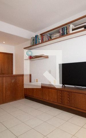 Apartamento para alugar com 175m², 3 quartos e 1 vaga Apartamento para alugar com 175m², 3 quartos e 1 vagaQuarto 1