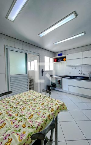 Apartamento para alugar com 138m², 4 quartos e 2 vagasCozinha