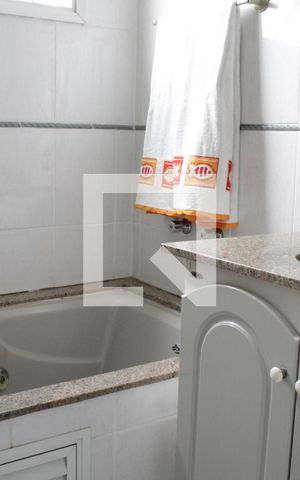 Casa de condomínio à venda com 152m², 3 quartos e 2 vagasBanheiro da Suíte