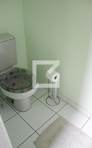Casa de condomínio à venda com 152m², 3 quartos e 2 vagasLavabo