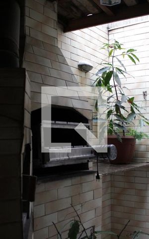Casa de condomínio à venda com 152m², 3 quartos e 2 vagasVarada Churrasqueira 