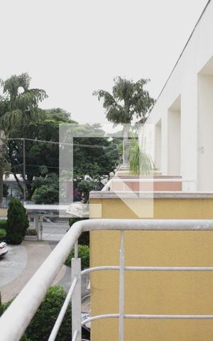 Casa de condomínio à venda com 152m², 3 quartos e 2 vagasVista